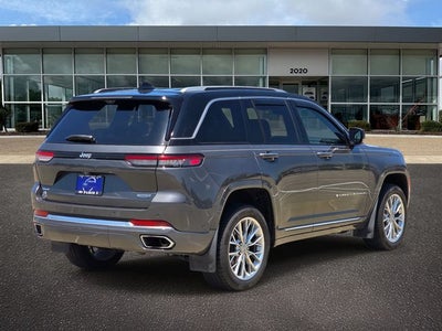 2022 Jeep Grand Cherokee Summit