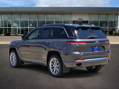 2022 Jeep Grand Cherokee Summit