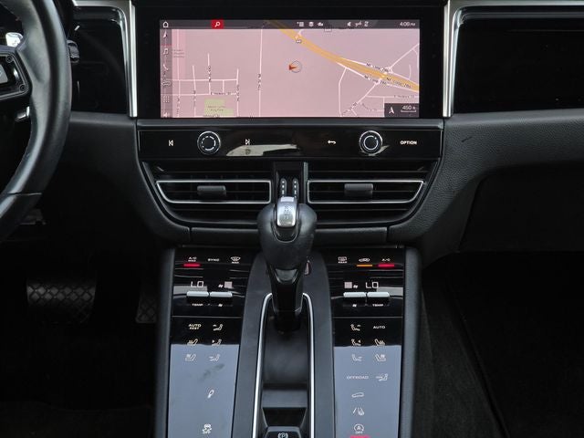 2023 Porsche Macan T