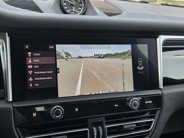 2023 Porsche Macan T