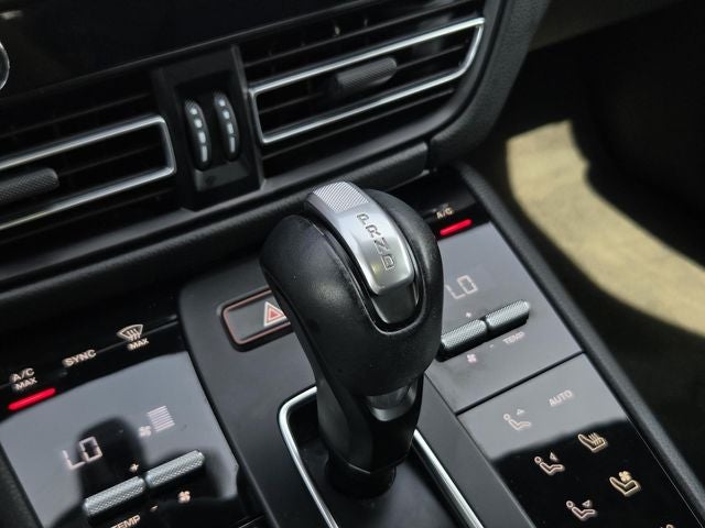 2023 Porsche Macan T