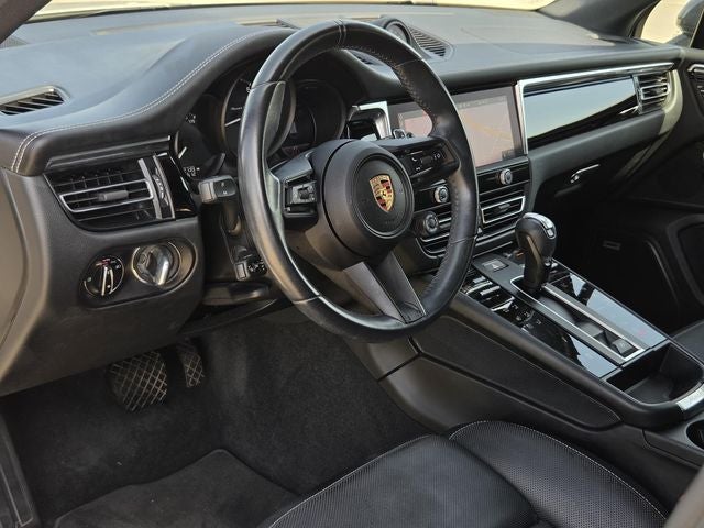 2023 Porsche Macan T