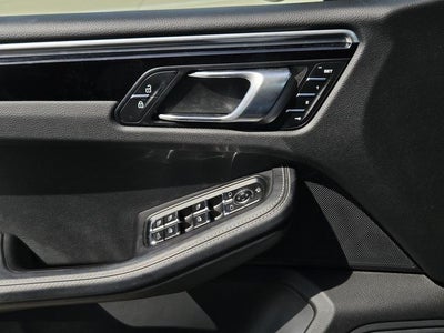 2023 Porsche Macan T