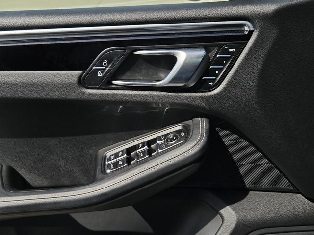 2023 Porsche Macan T