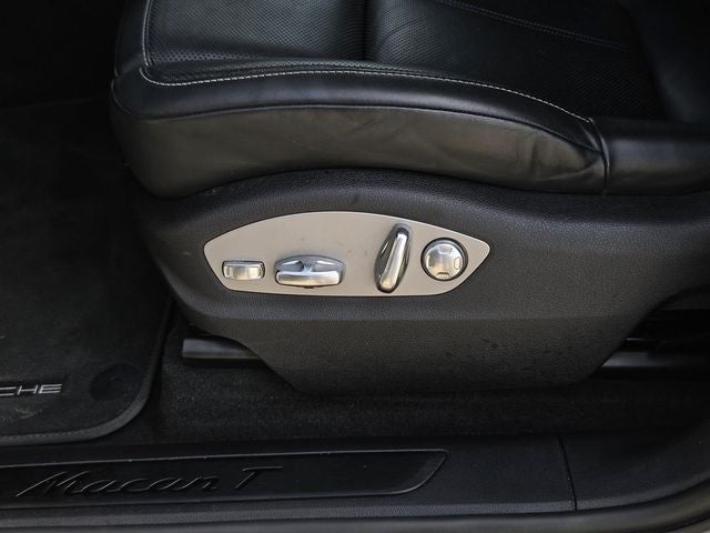 2023 Porsche Macan T