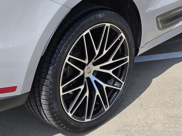 2023 Porsche Macan T